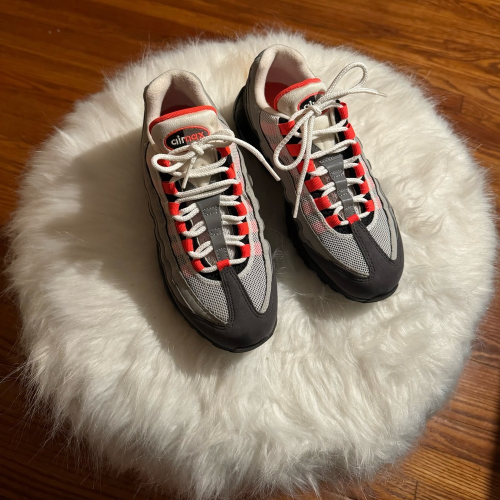 Nike Classic Air Max 95 Sneakers - Grey and Solar Red